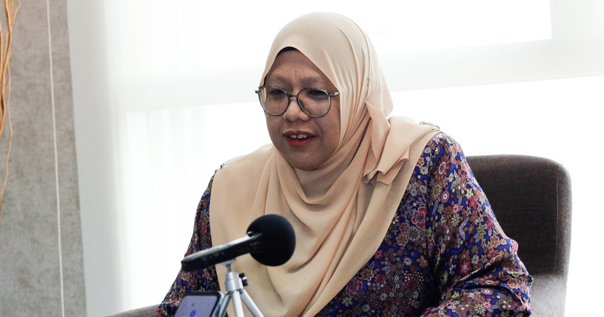 Mrs Junita Ishak
